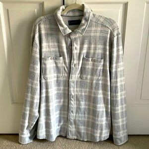 vineyard vines Men’s Flannel | Size Large | 62% Polyester, 32% Rayon, 6% Spandex